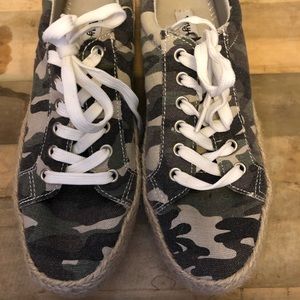 Womens stylish camo shoes. Worn 1 time. Size 8.5.